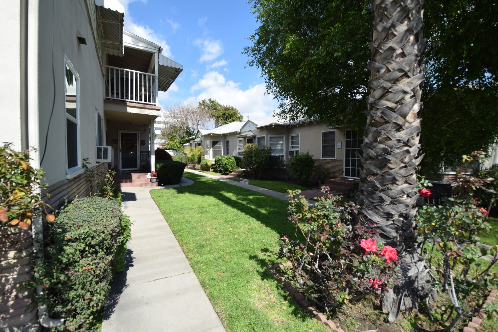 Studio City Apartment: 10839 Moorpark Street