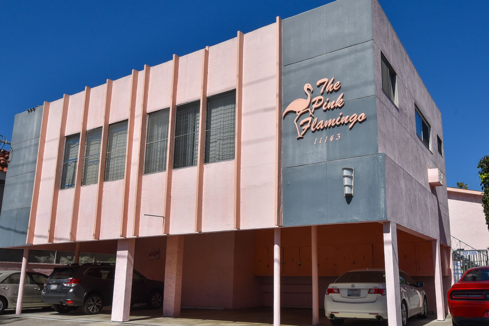 North Hollywood Apartment: 11143 Aqua Vista Street