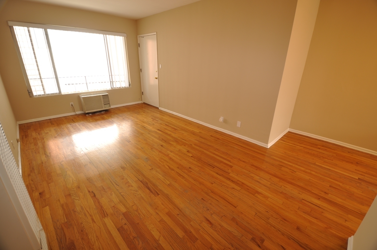 12427 Riverside Drive 5, Valley Village, CA 91607