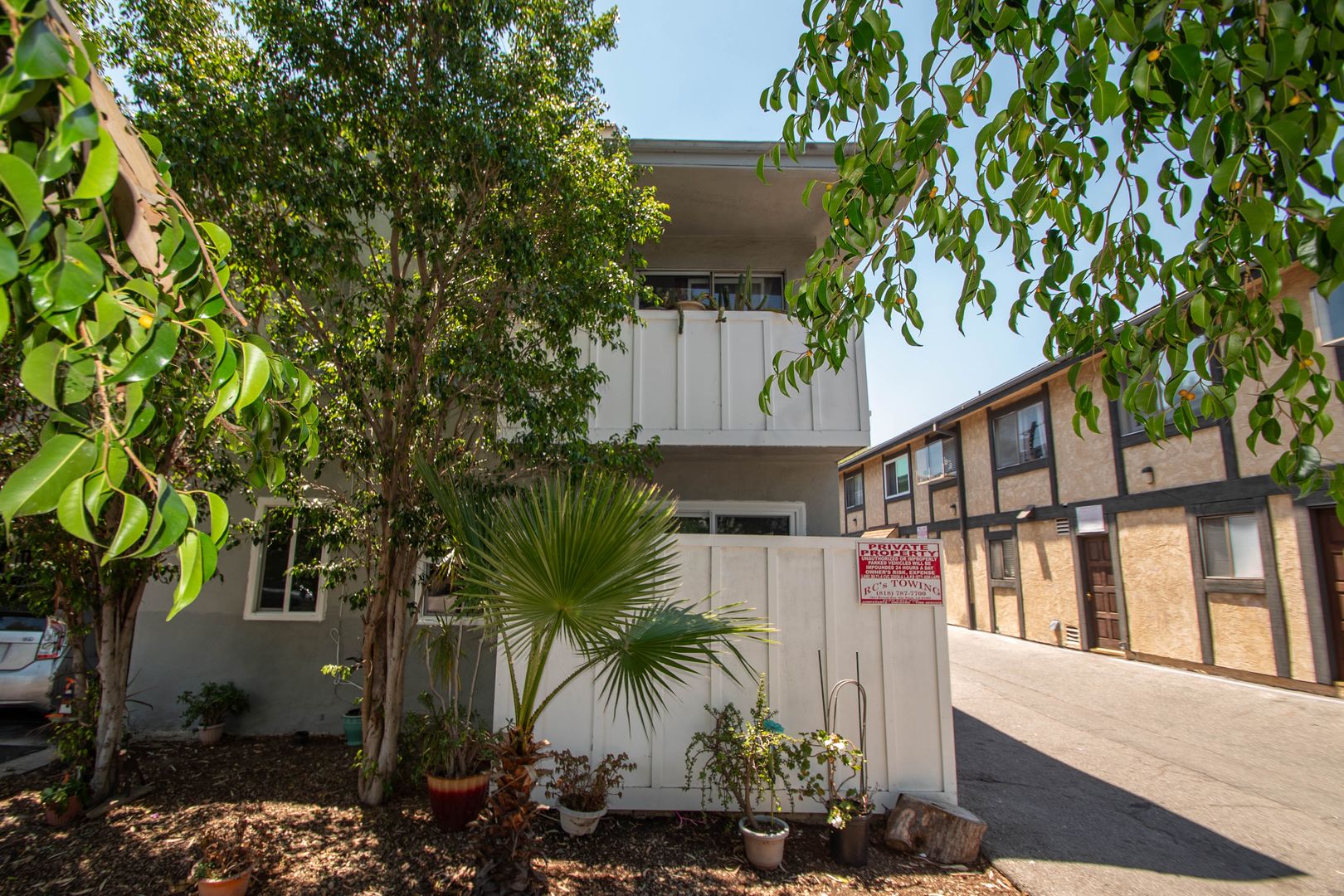 Sherman Oaks Apartment: 14312 Tiara Street