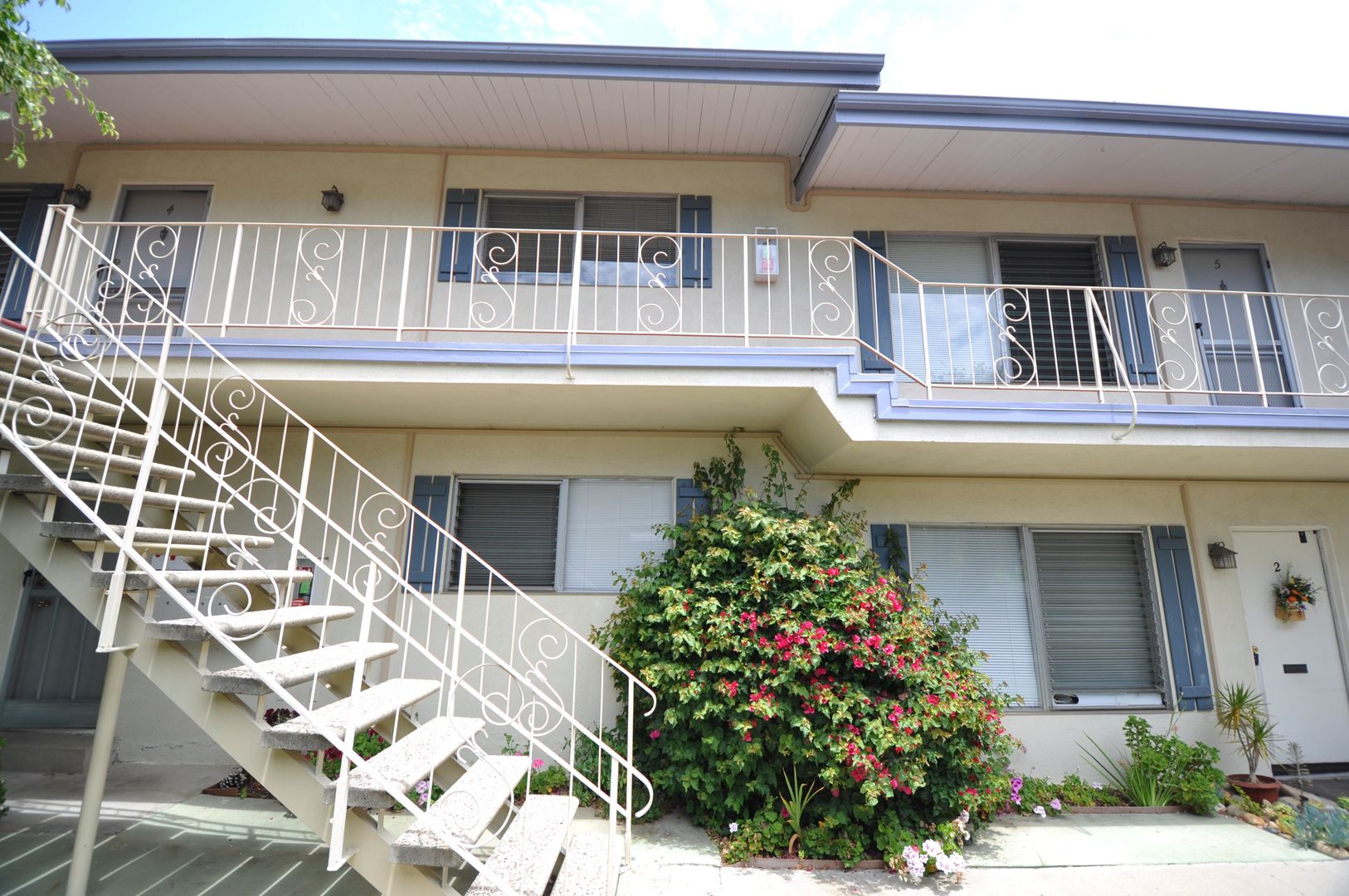 Santa Barbara Apartment: 121 W Arrellaga Street