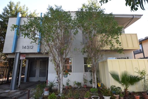 2 Bed 2 Bath Rental at 14312 Tiara Street #7, Sherman Oaks, CA – photo 1