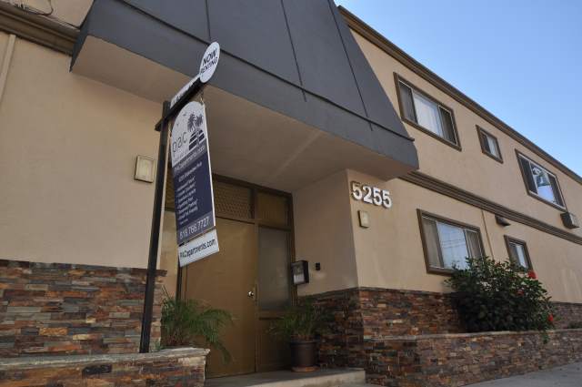 North Hollywood Apartment: 5255 Blakeslee Avenue