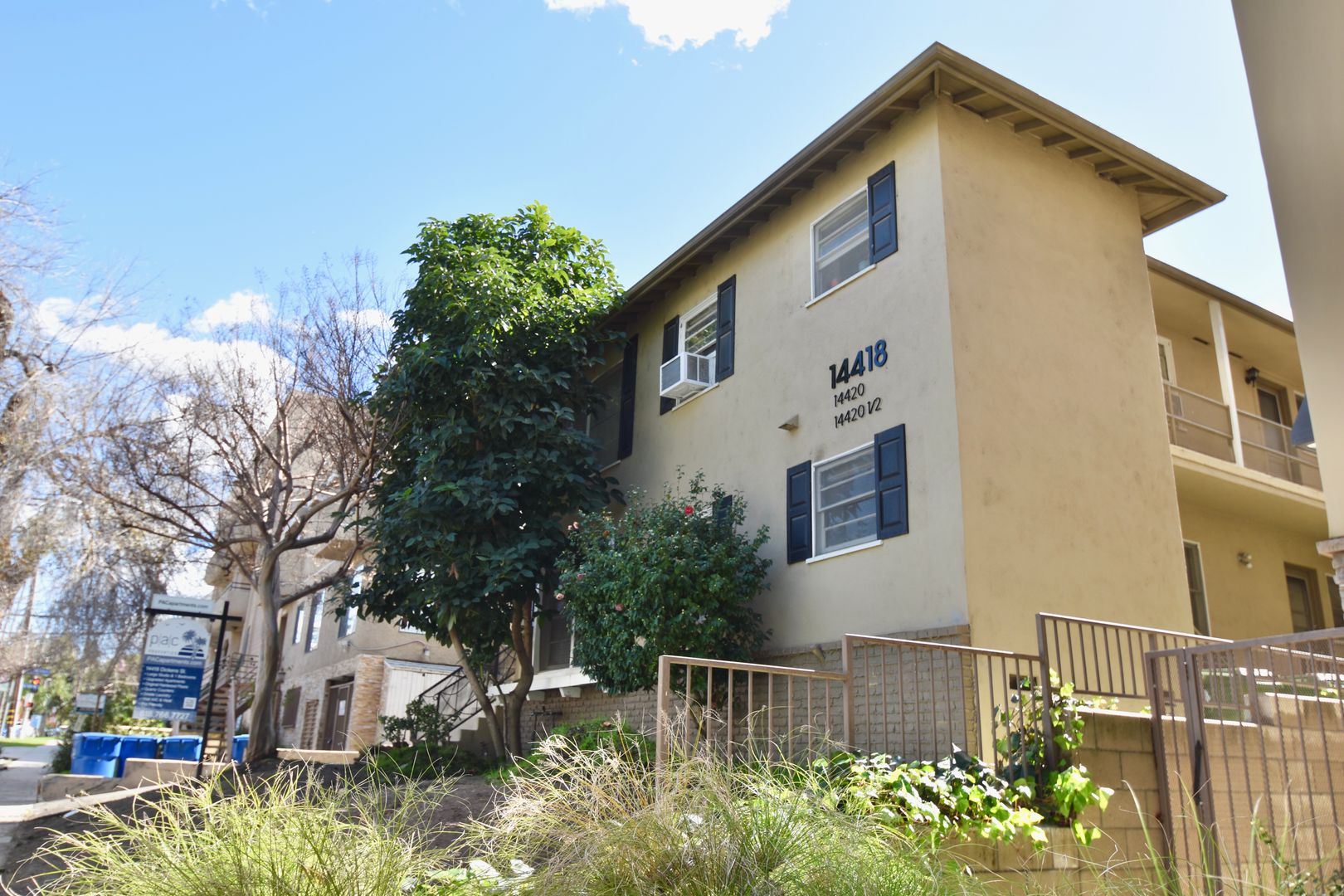 Sherman Oaks Apartment: 14418 Dickens Street