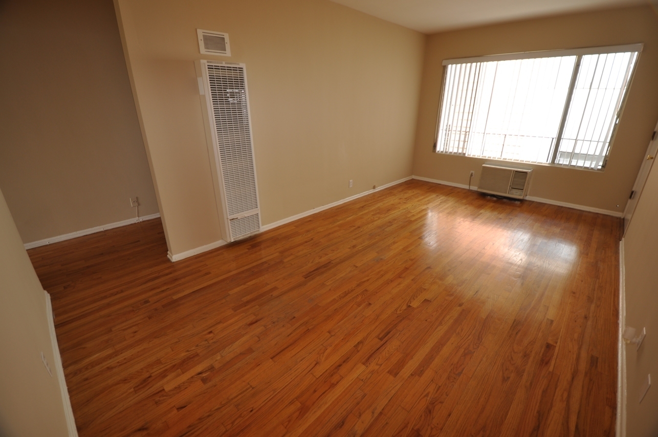 12427 Riverside Drive 5, Valley Village, CA 91607