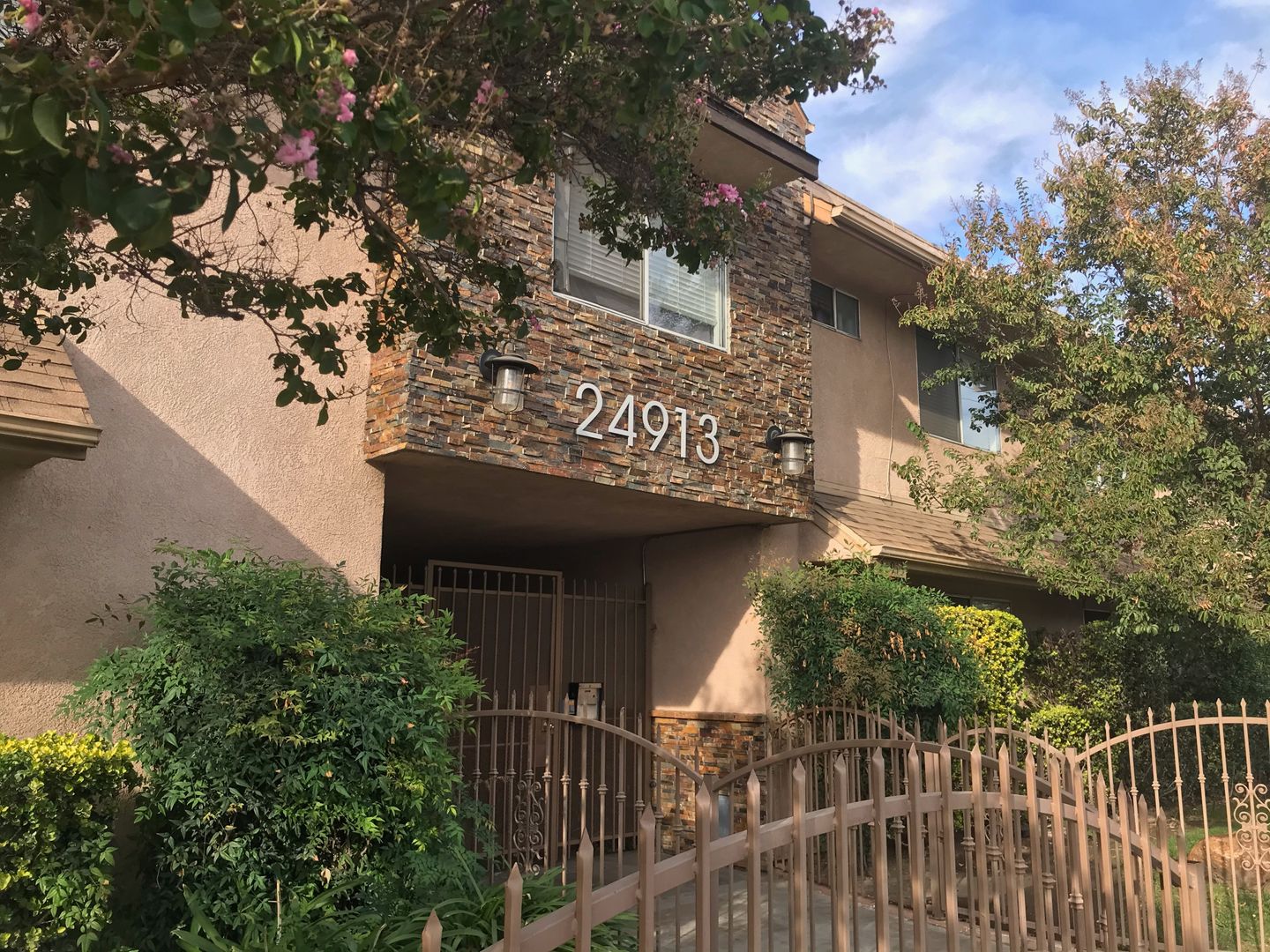Newhall Apartment: 24913-24925-24933 Walnut Street
