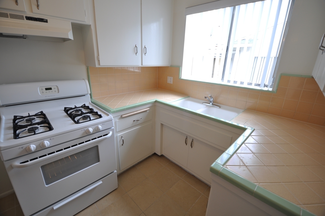 12427 Riverside Drive 5, Valley Village, CA 91607