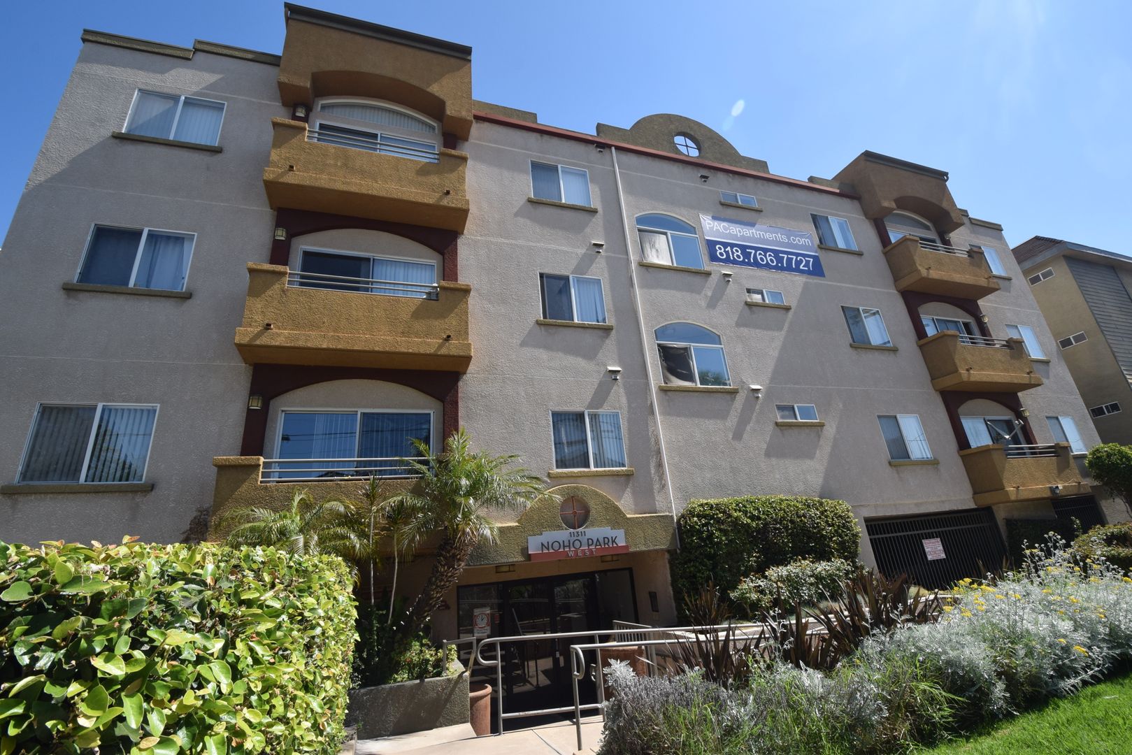 North Hollywood Apartment: 11311 Morrison Street
