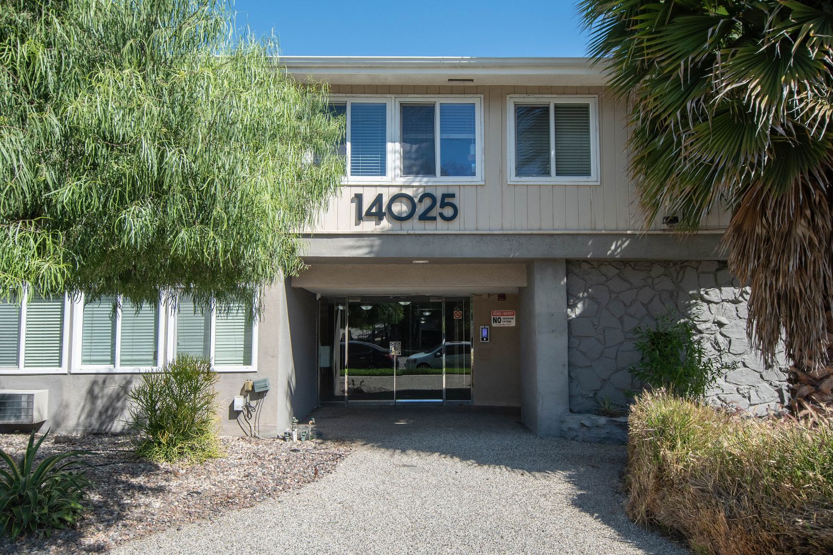 Sherman Oaks Apartment: 14025 Moorpark Street