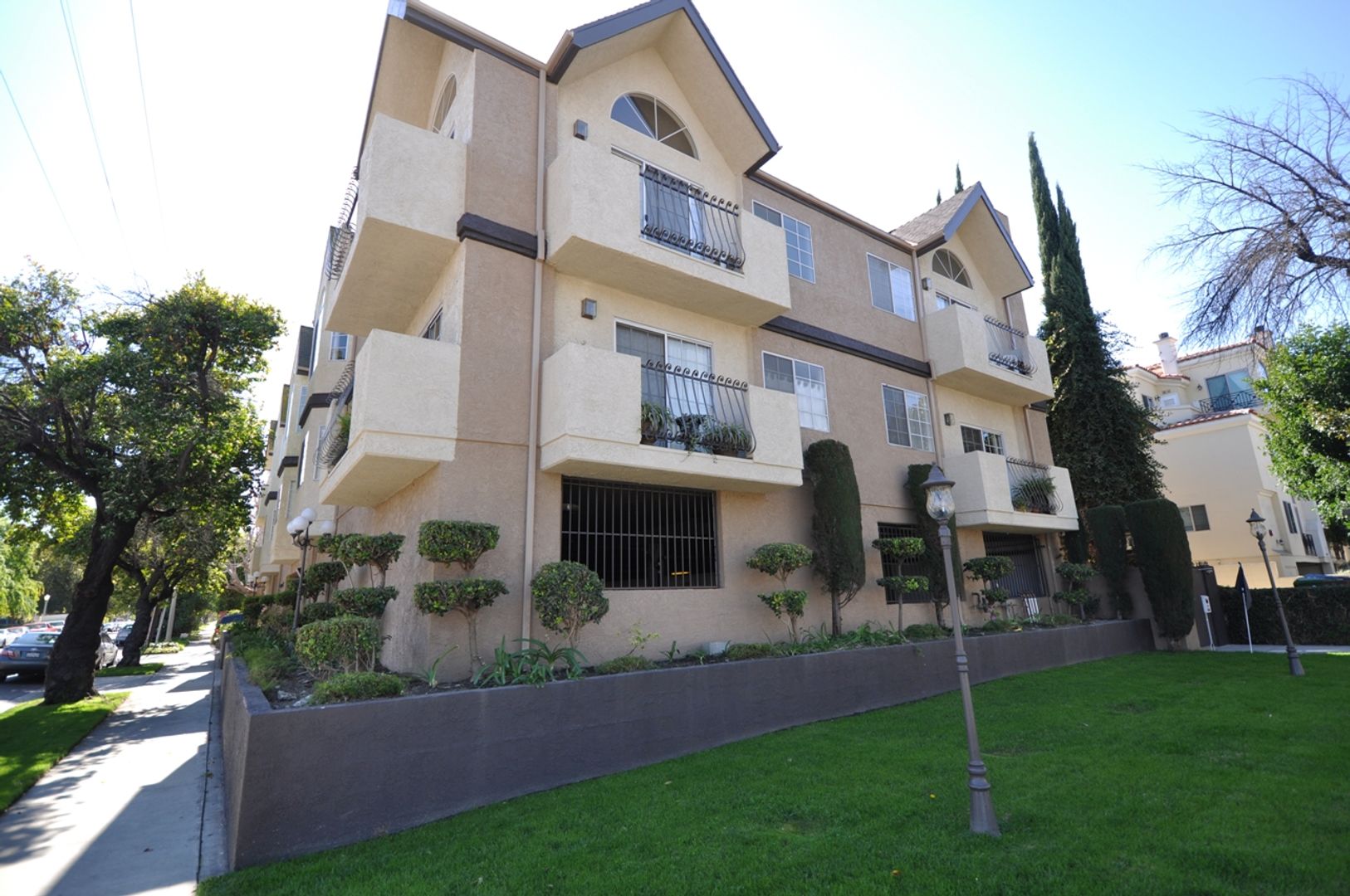 Studio City Apartment: 11434 Moorpark Street
