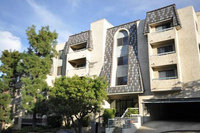 Studio City Apartment: 3960 Carpenter Avenue
