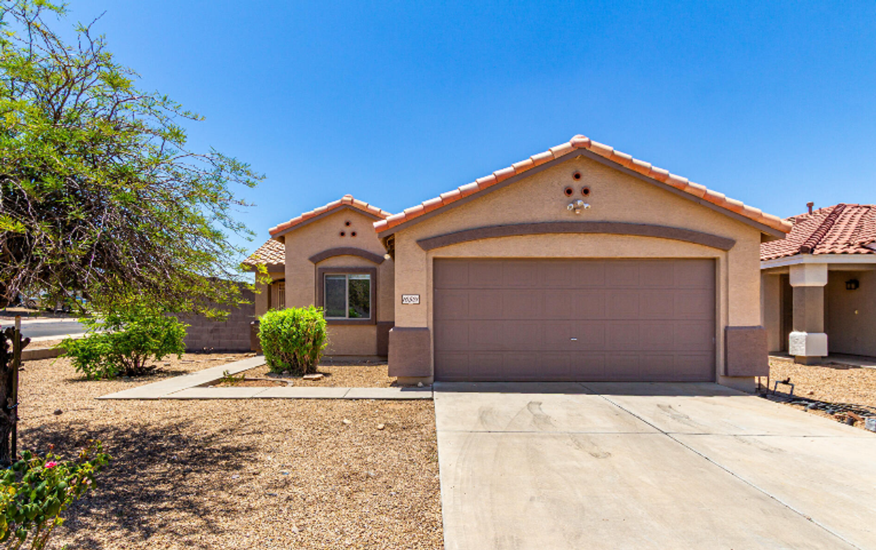 Peoria House: 10521 W Donald Ave