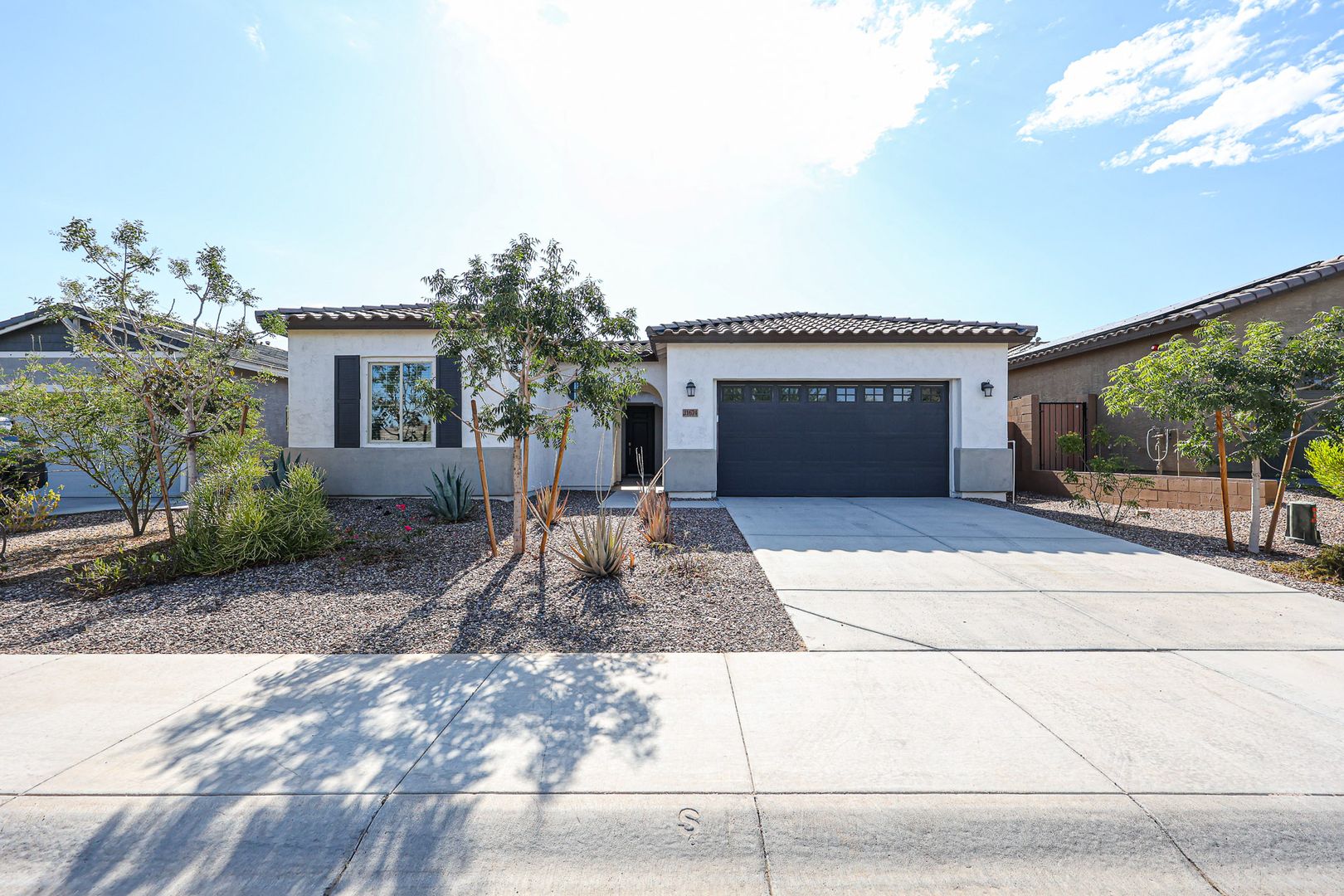 Peoria House: 31674 N 123rd Ave