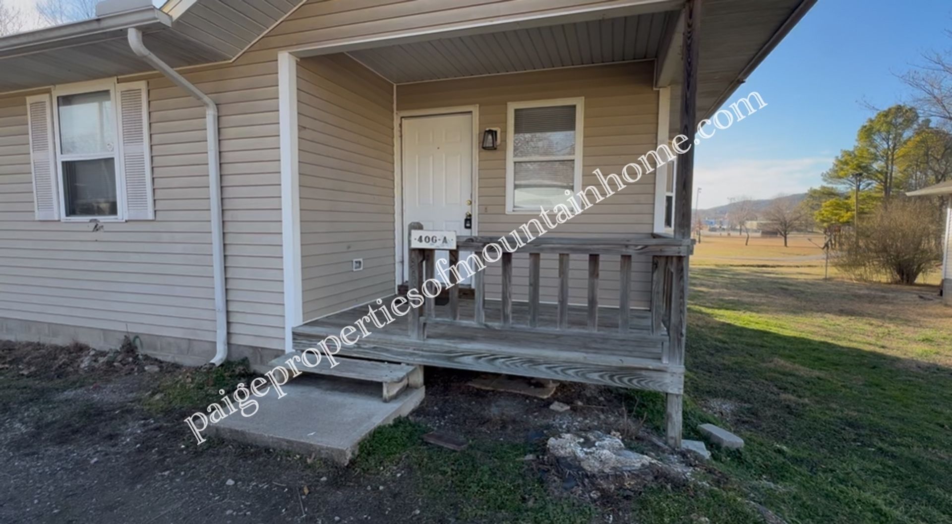 Flippin Apartment: 406 S 3rd St