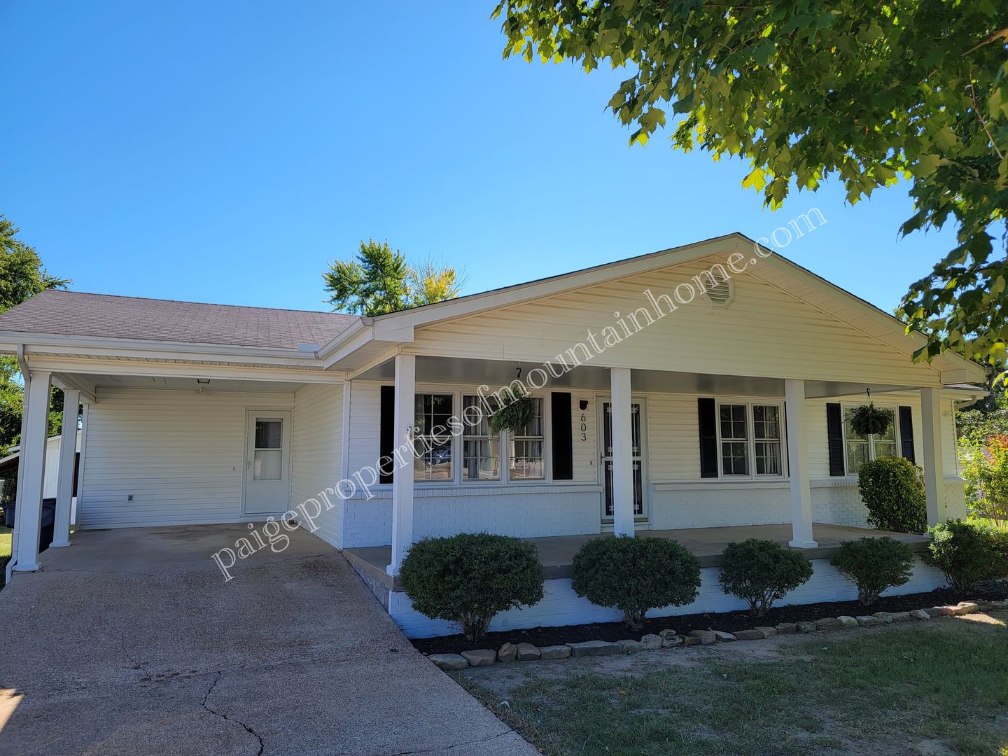 Mountain Home House: 603 N. College St