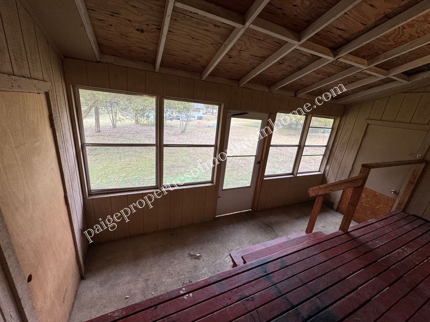 Flippin Apartment: 703 and 705 Winchester St