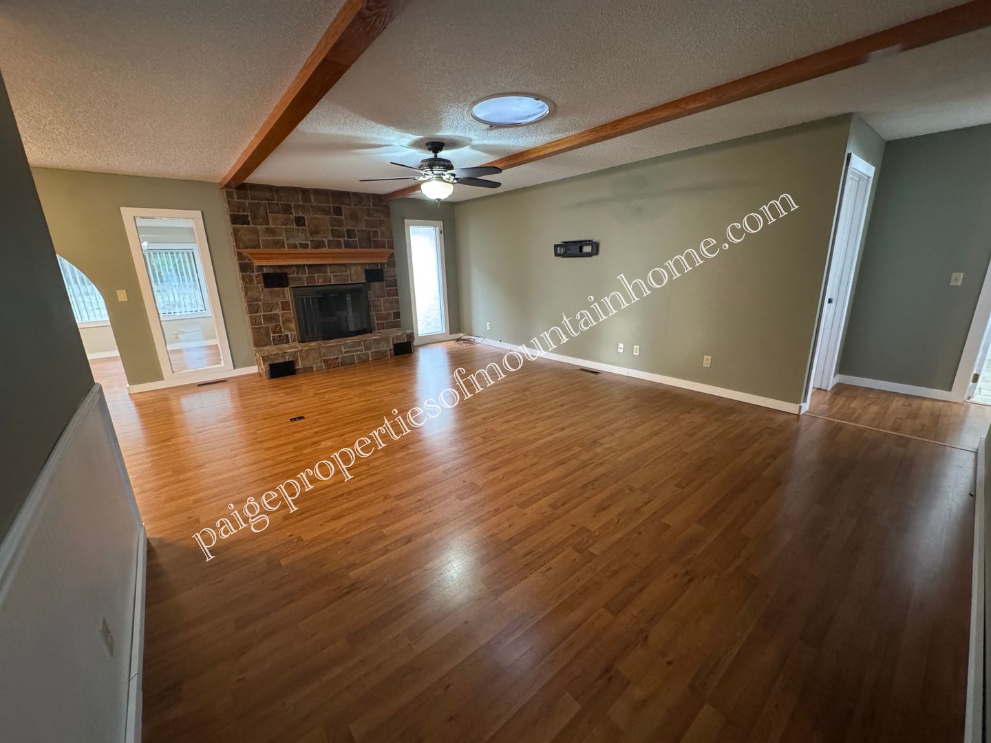 Mountain Home House: 106 Parkview Circle