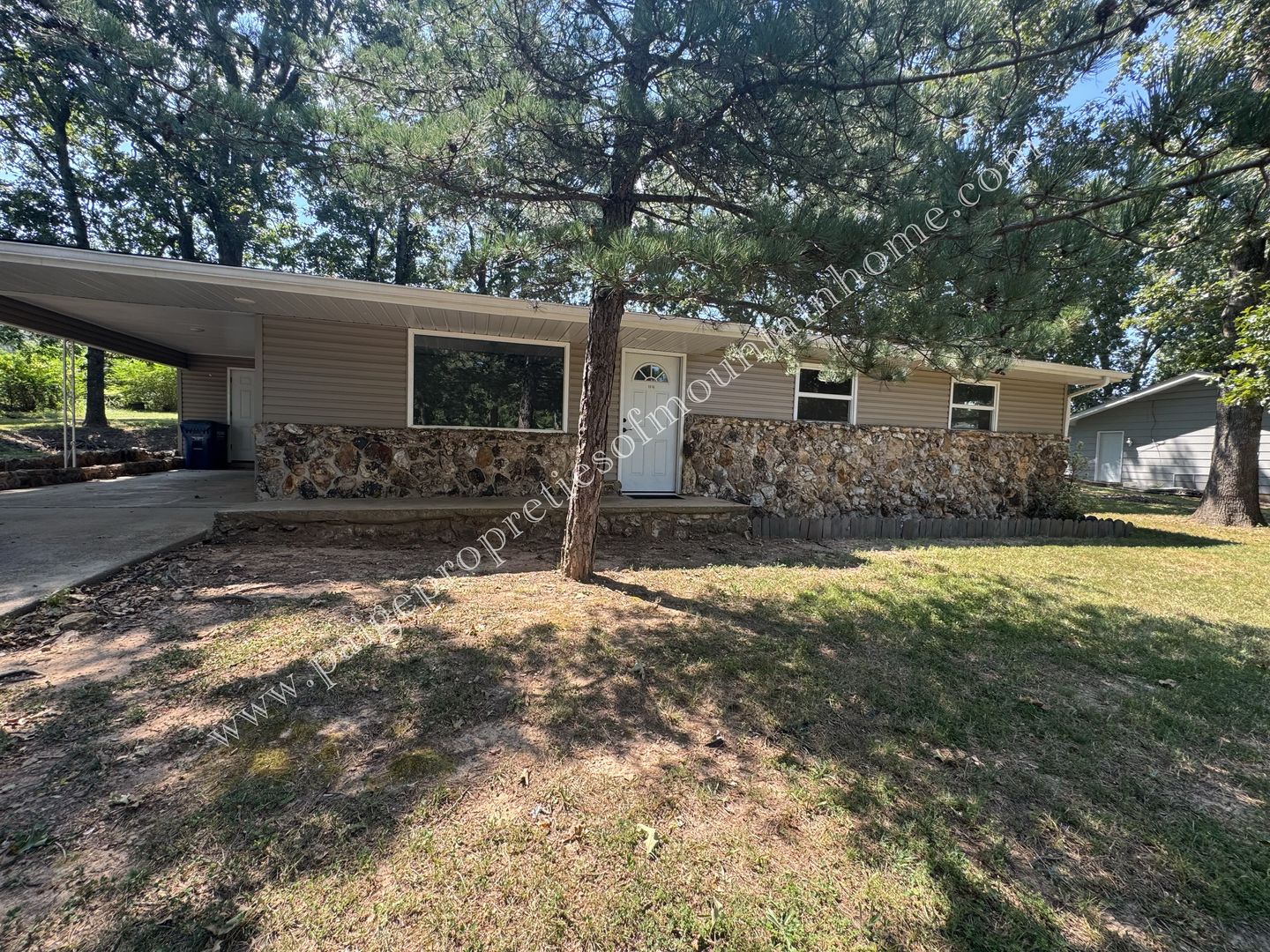 Mountain Home House: 1016 Kentwood