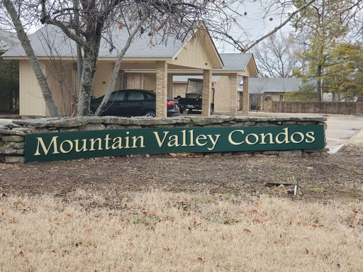 605 Cooper Estates #20