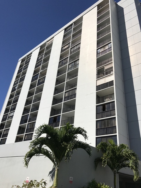 Honolulu House: 1541 Dominis Street, #604