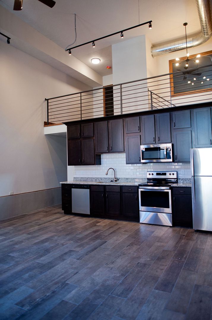 Springfield Apartment: 518 W College St.