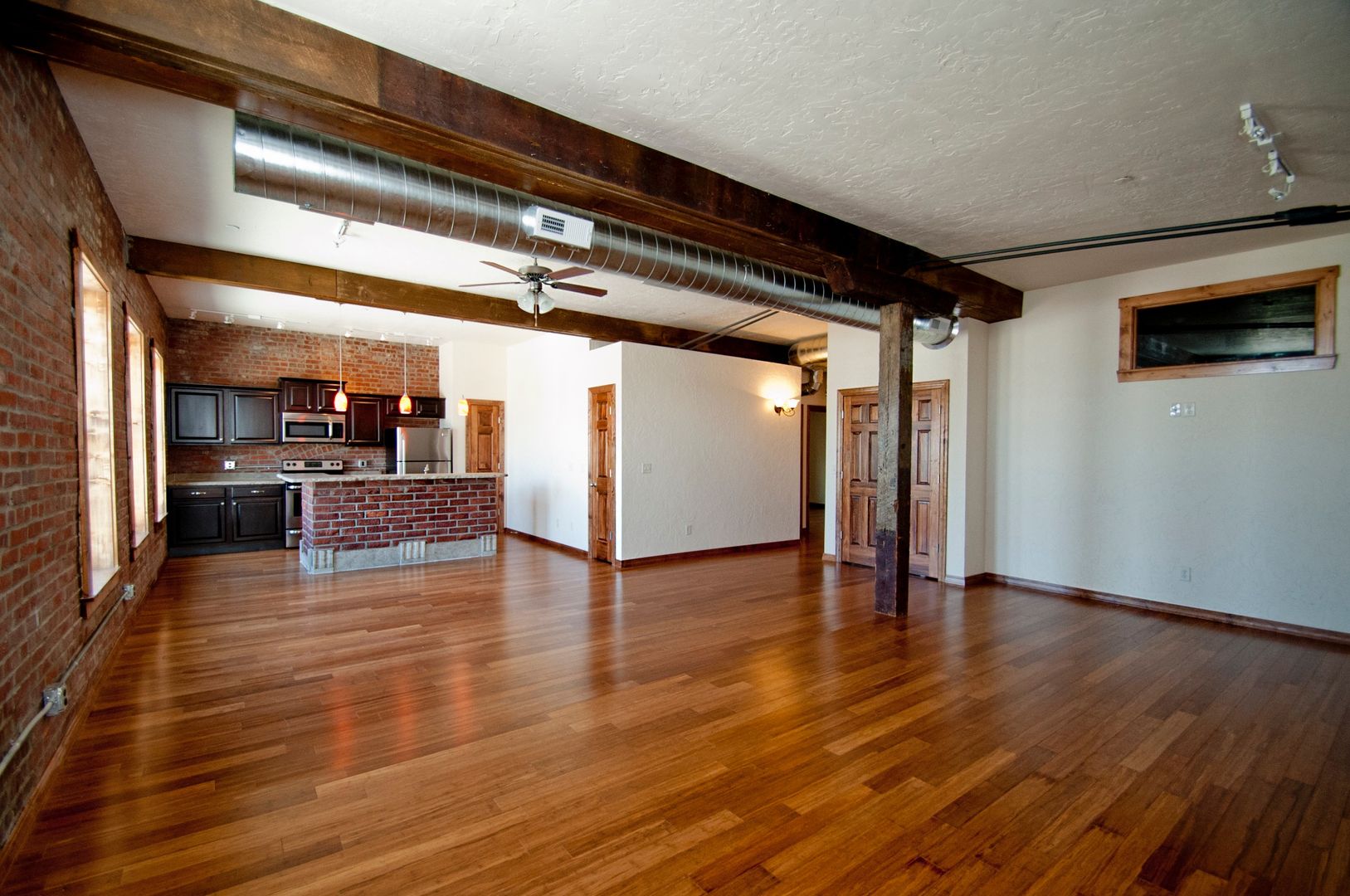 Springfield Apartment: 211 S. Market Ave.