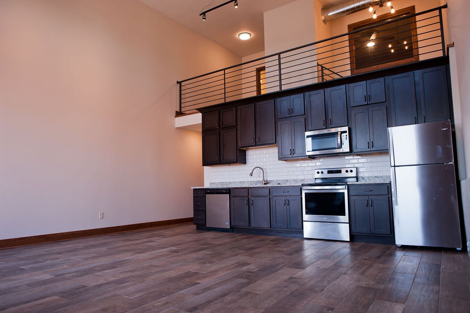 Springfield Apartment: 518 W College St.
