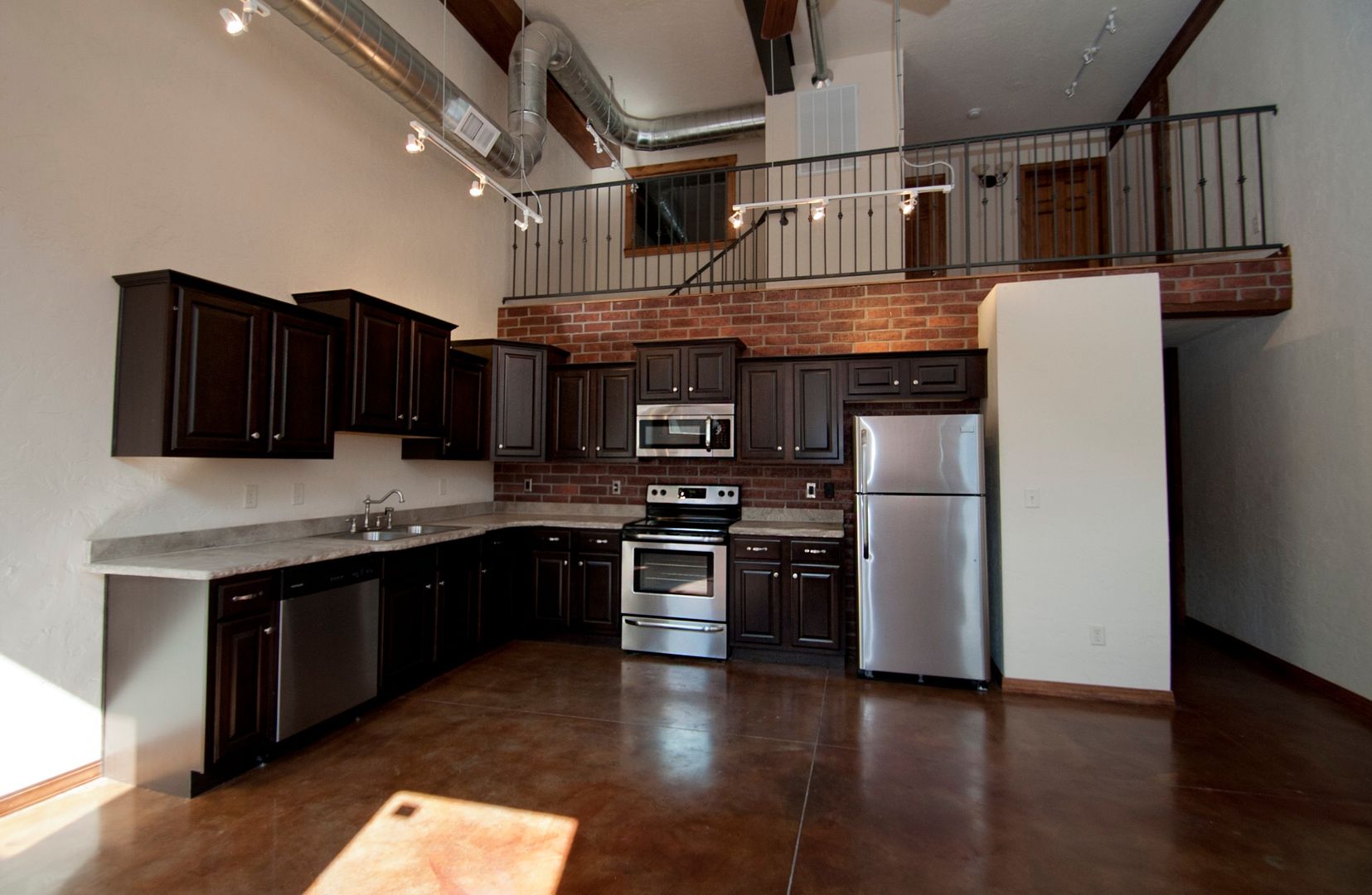 Springfield Apartment: 211 S. Market Ave.