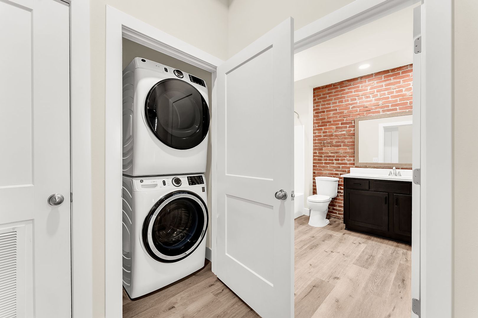 Laundry room at Market Street Lofts, LLC - Olive/Market