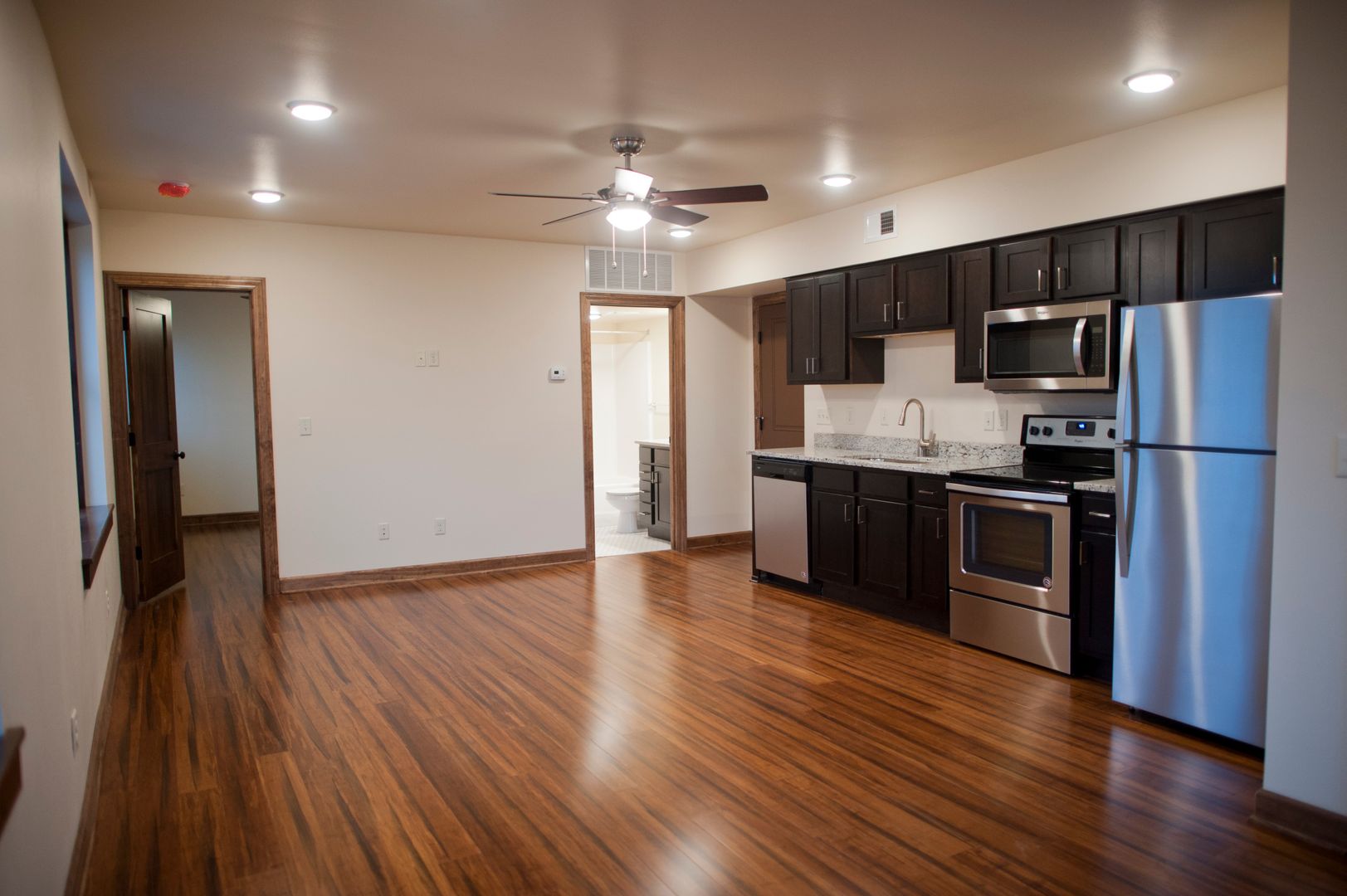 Springfield Apartment: 529 E. Cherry St