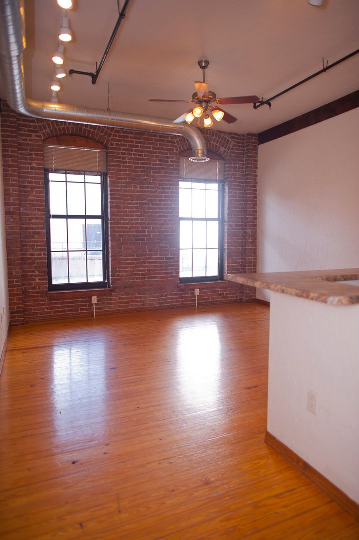 Springfield Apartment: 505 N. Jefferson Ave.