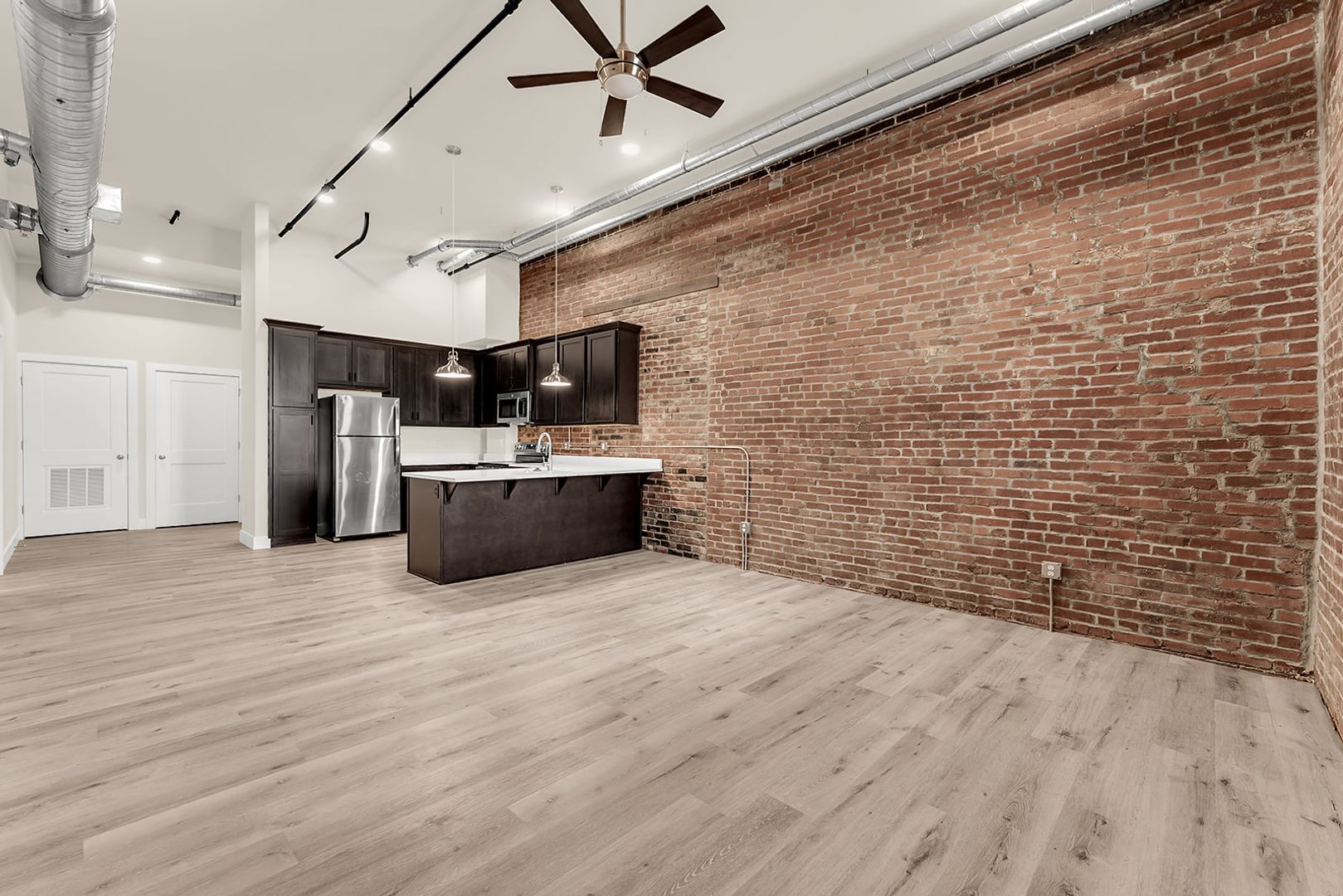 Springfield Apartment: 235 N. Market St.