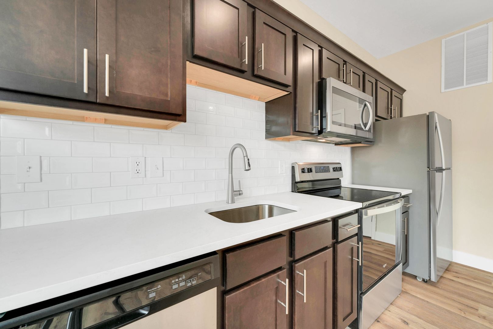 Springfield Apartment: 519 E. Cherry St.