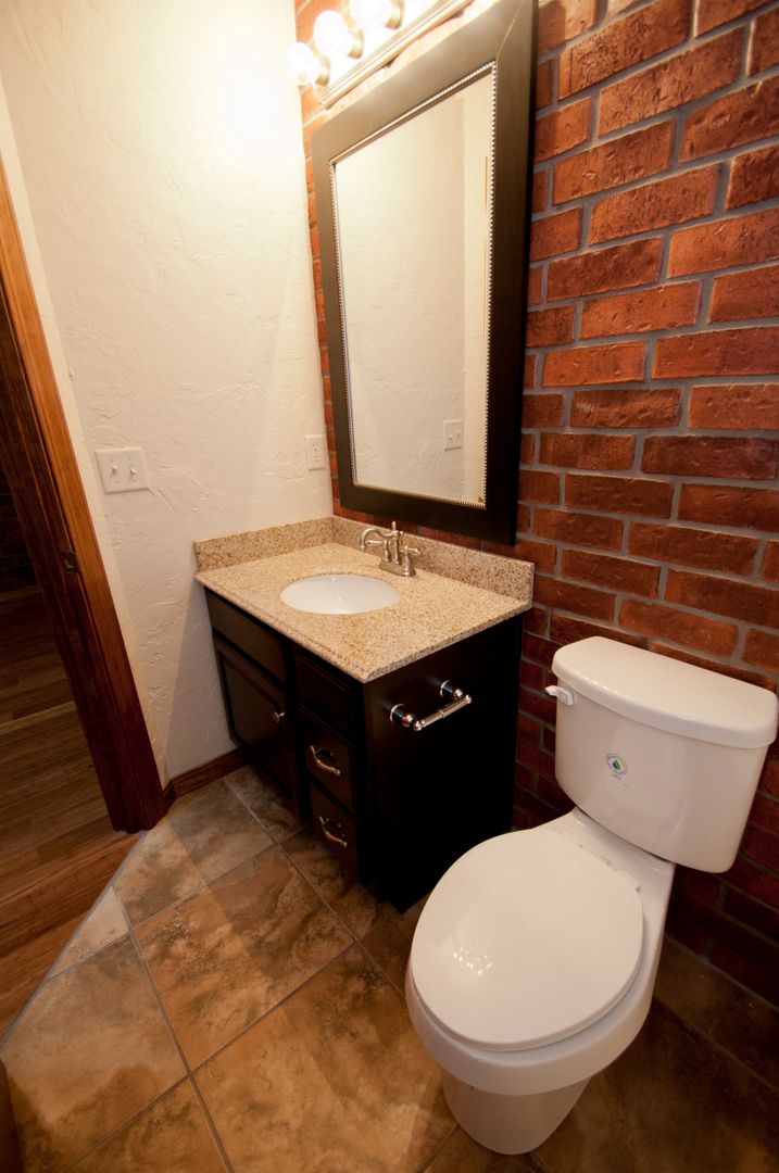 Springfield Apartment: 211 S. Market Ave.