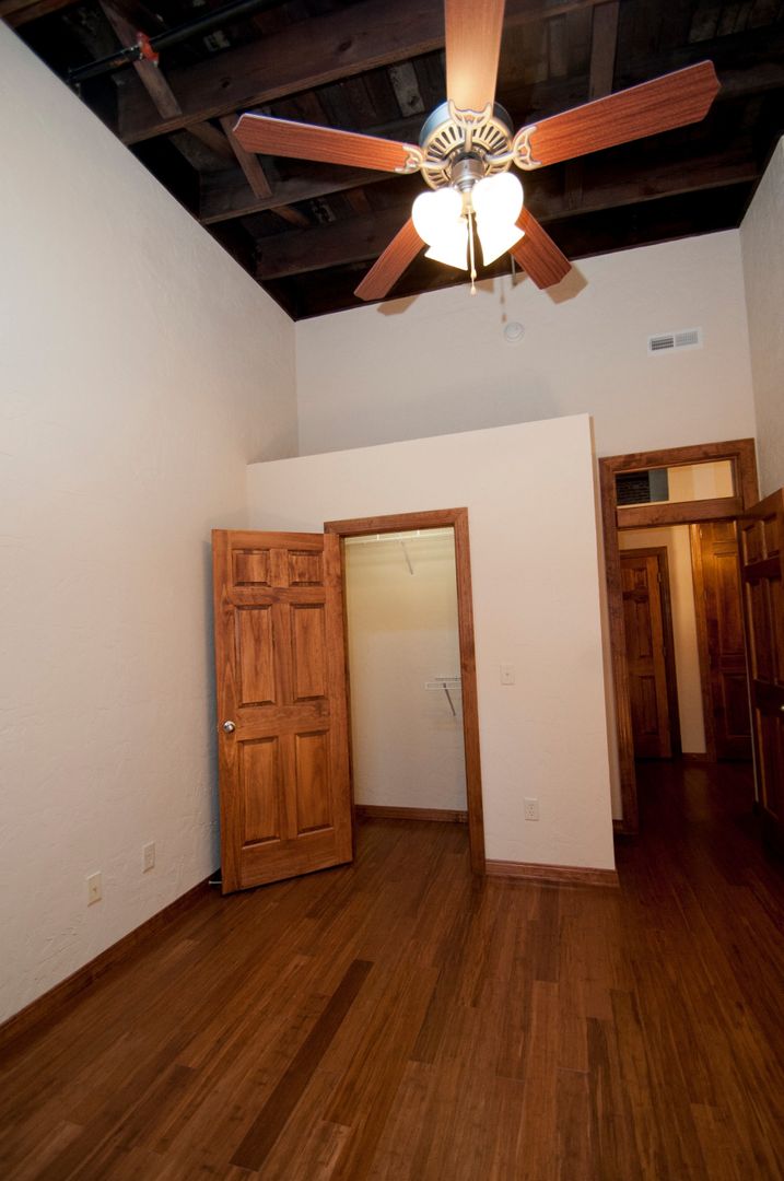 Springfield Apartment: 211 S. Market Ave.