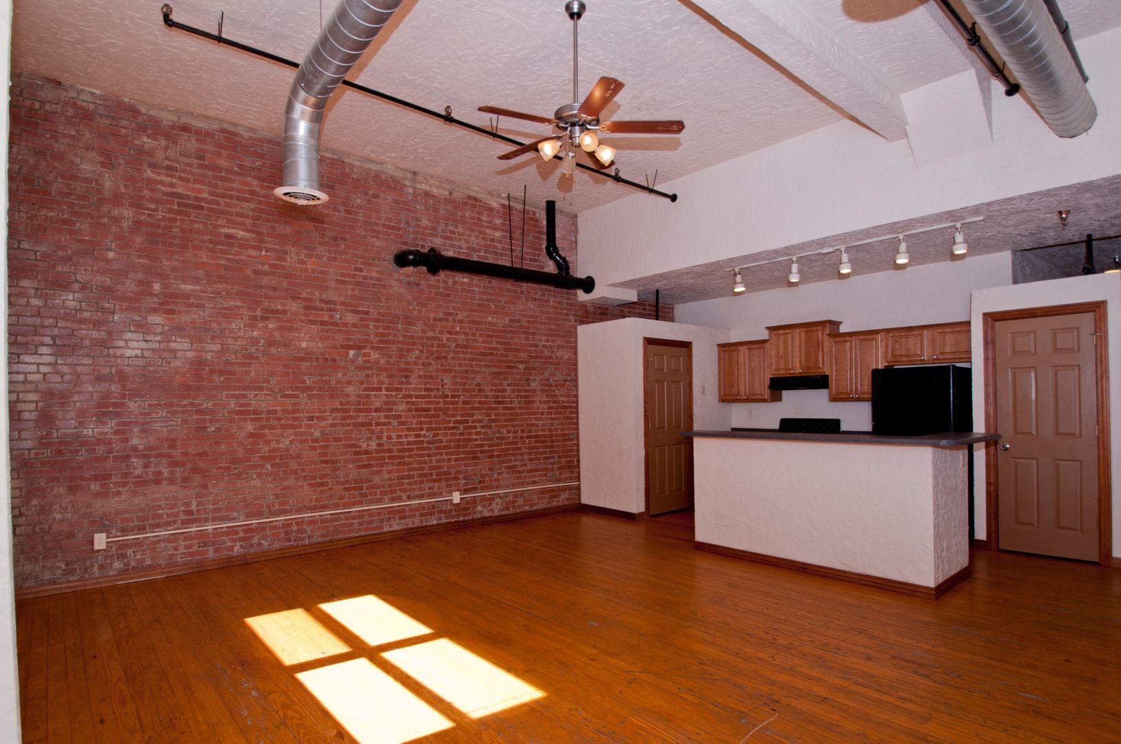 Springfield Apartment: 235 N. Market St.