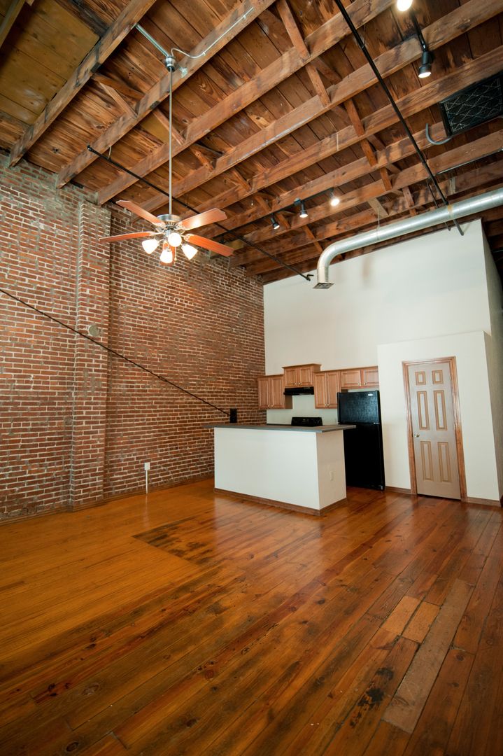 Springfield Apartment: 505 N. Jefferson Ave.