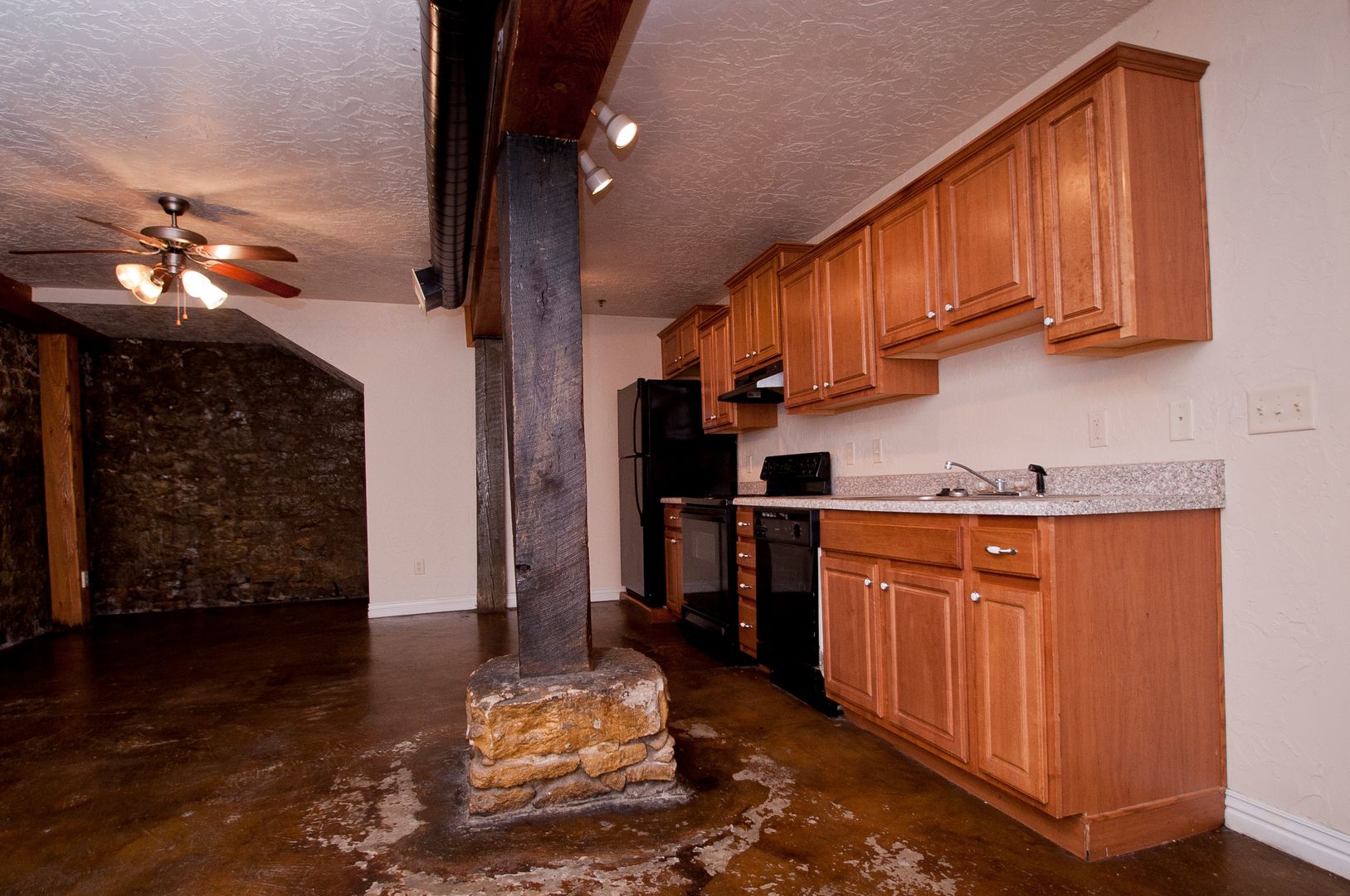 Springfield Apartment: 507 W College