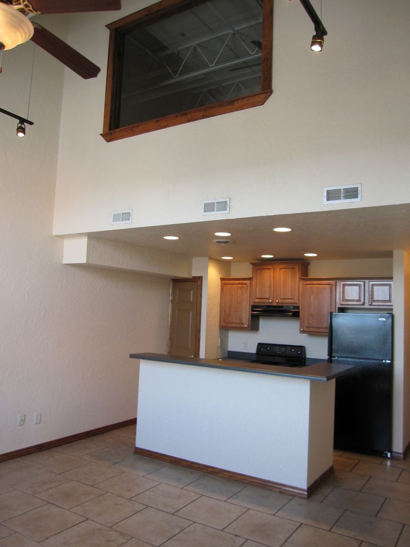 Springfield Apartment: 520 W. Olive St.