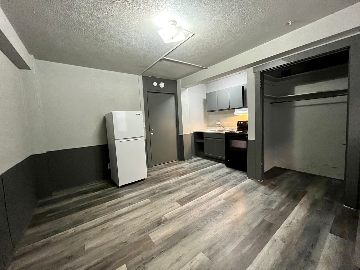 Omaha Apartment: 2205 Jones Street