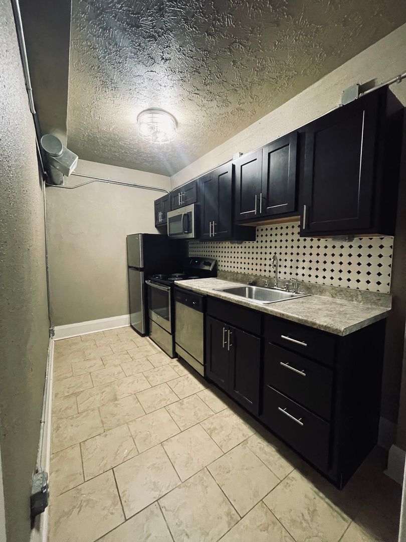 Omaha Apartment: 2243 Jones Street