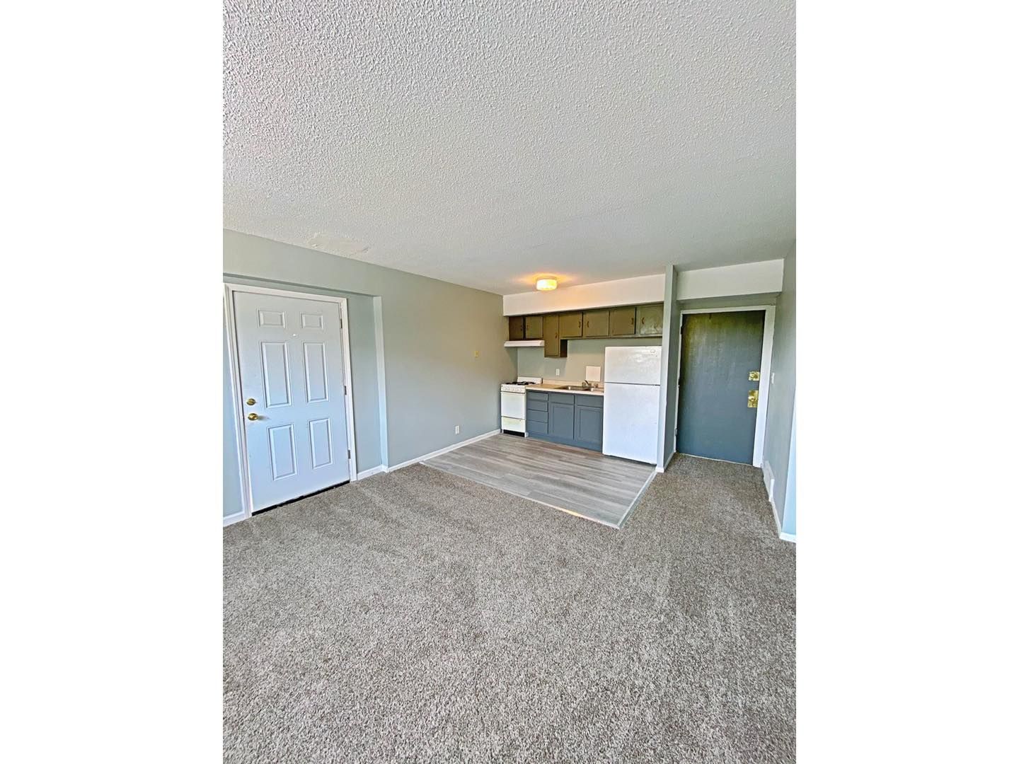 Omaha Apartment: 4760 Lafayette Avenue