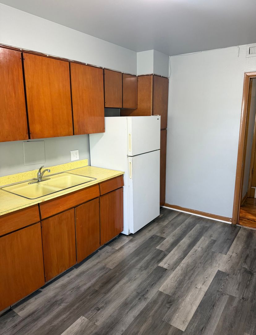 Omaha Apartment: 1101 N. 48th Avenue