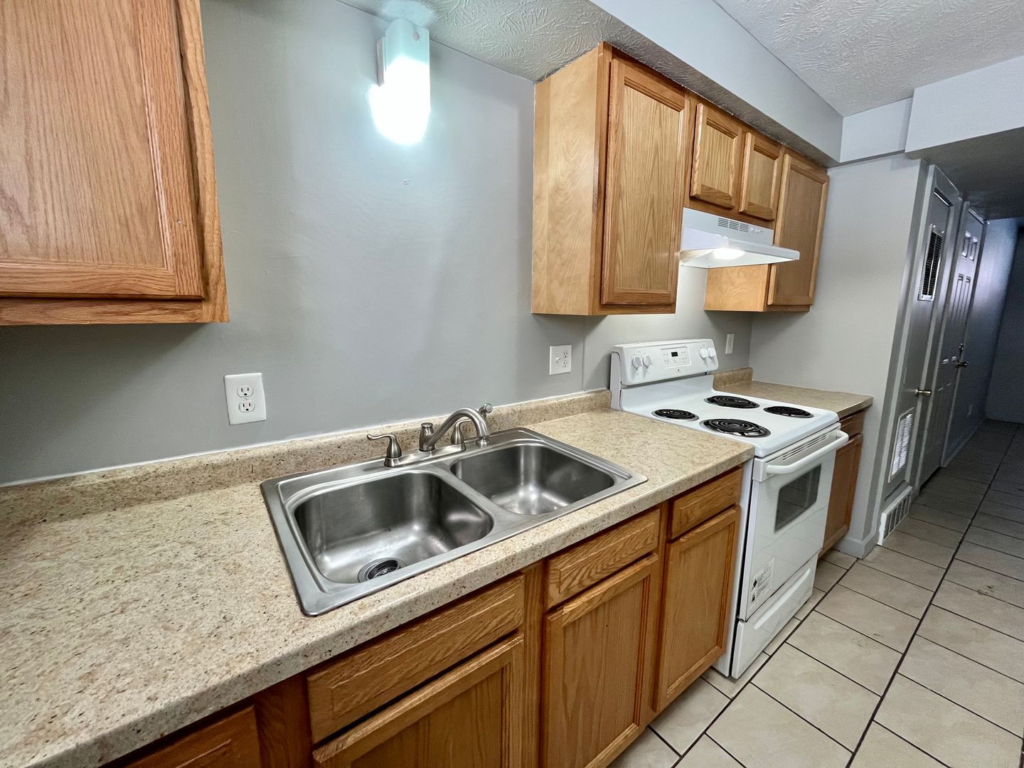 Omaha Apartment: 4602-4608 Redman Avenue