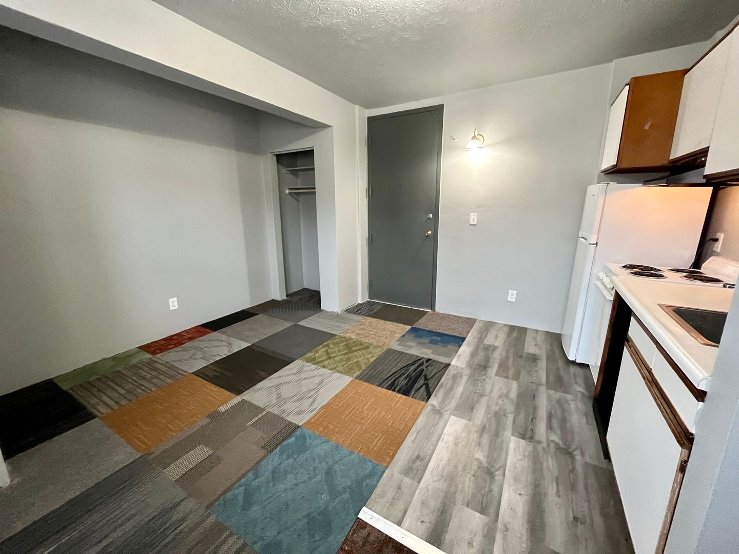 Omaha Apartment: 2209 Jones Street