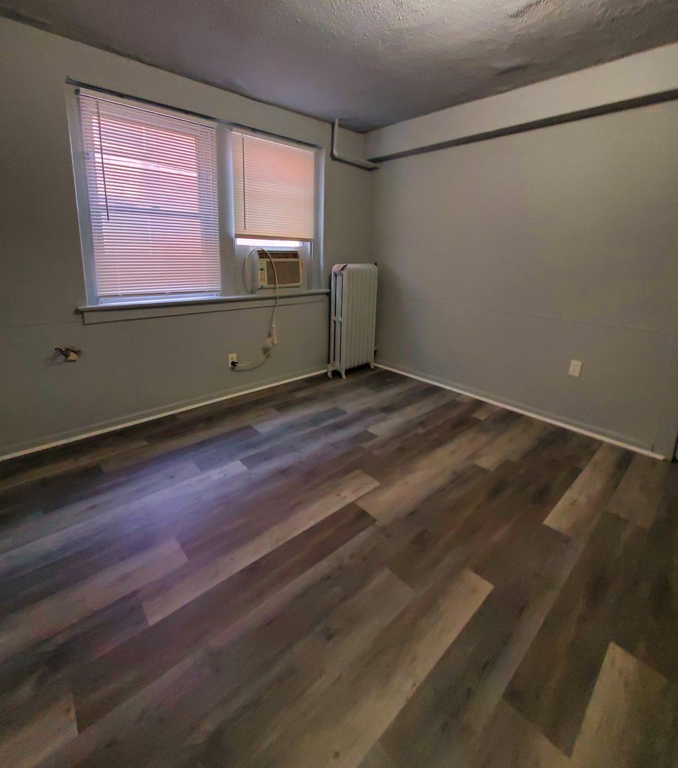 Omaha Apartment: 2207 Jones Street