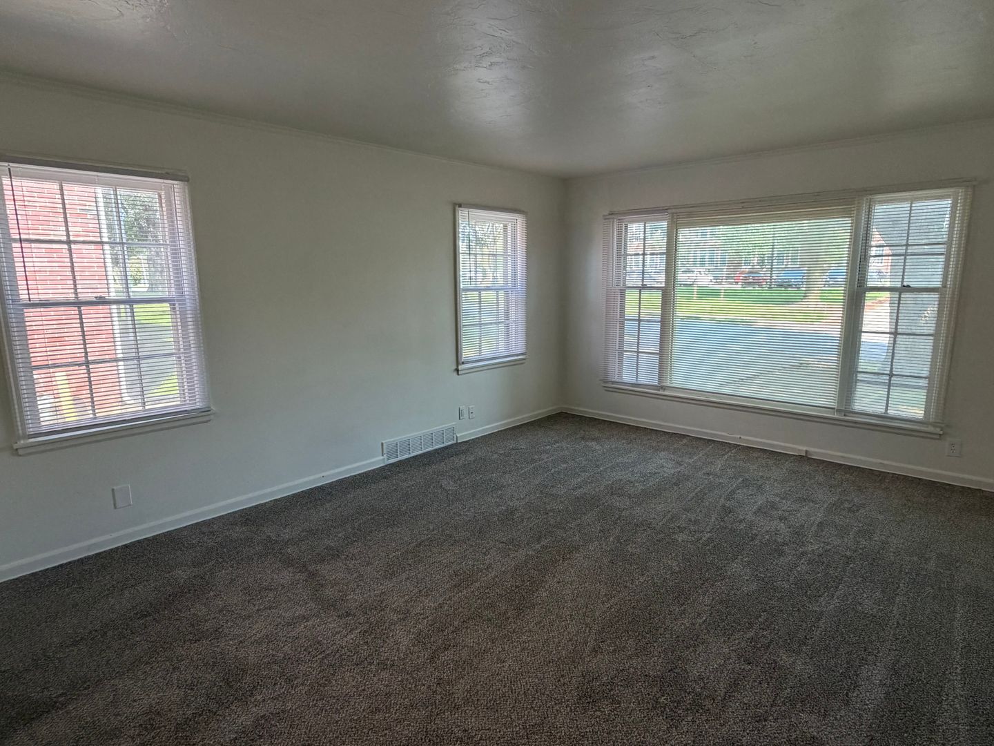 Omaha Apartment: 5132 Northwest Radial Hwy