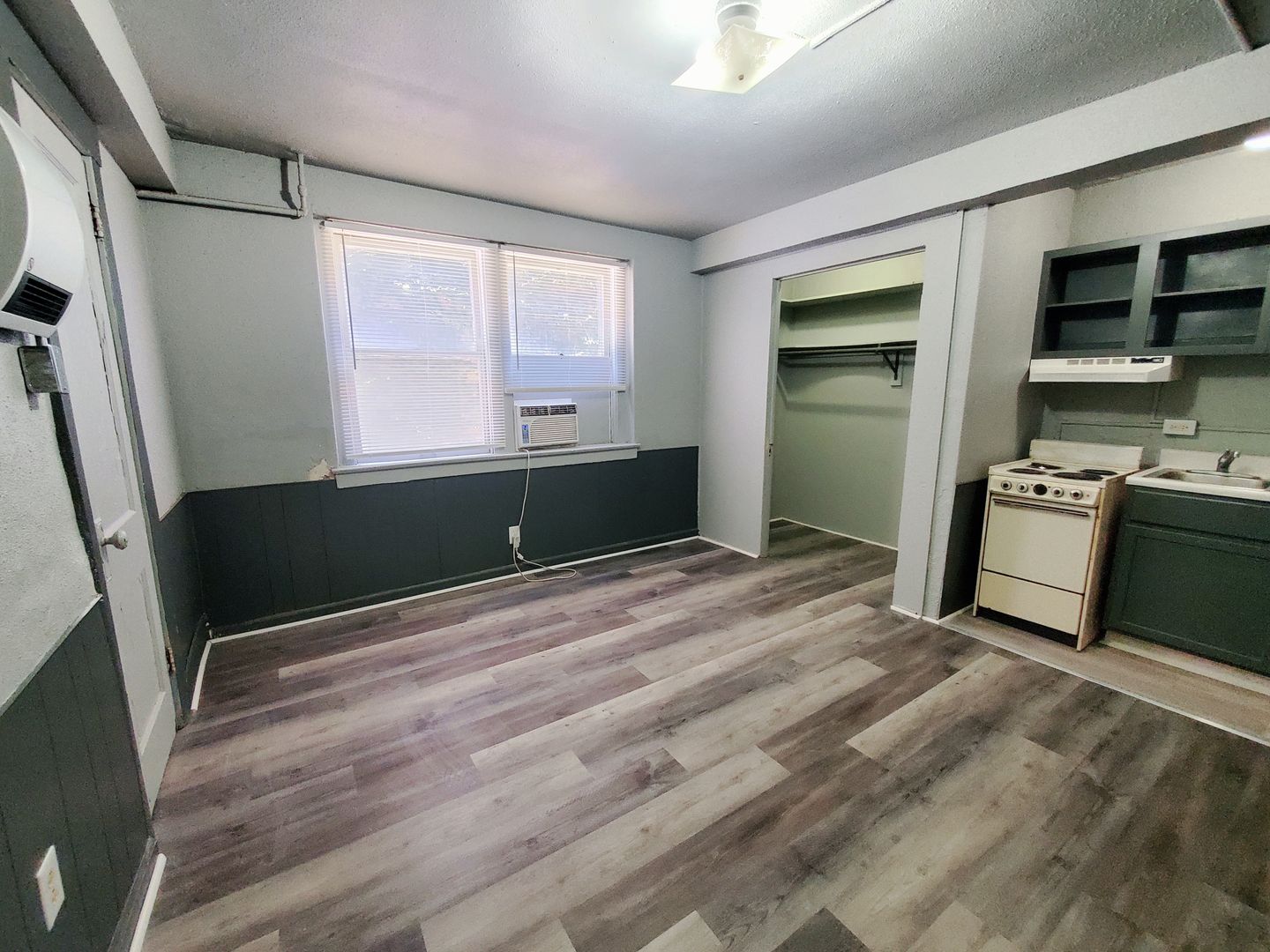 Omaha Apartment: 2205 Jones Street