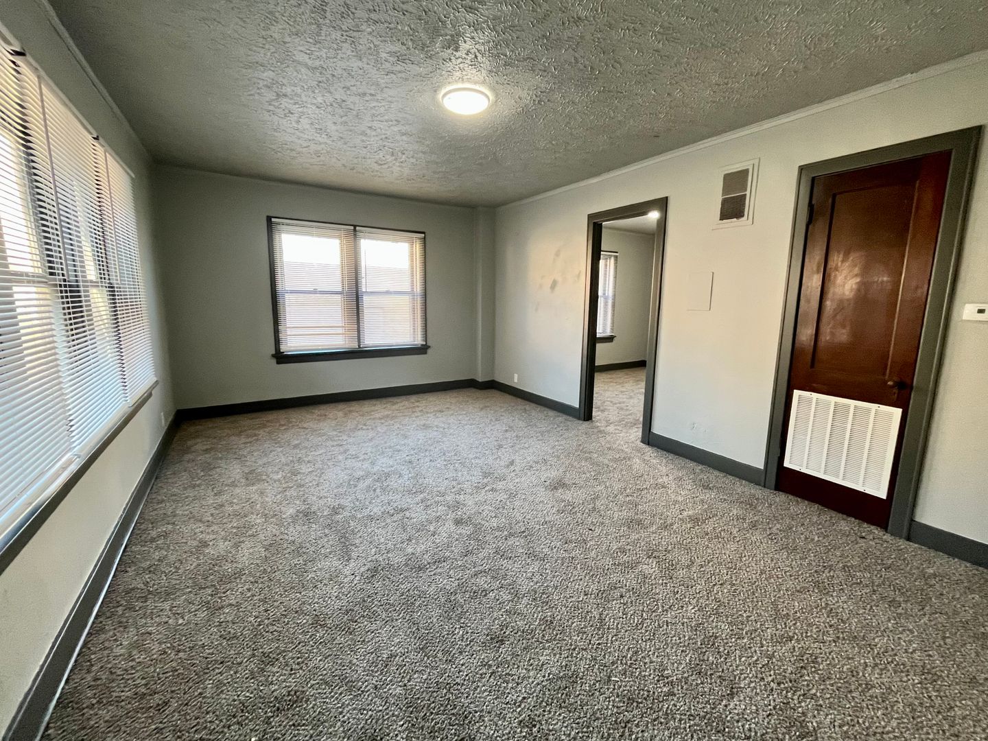Omaha Apartment: 2221 Jones Street