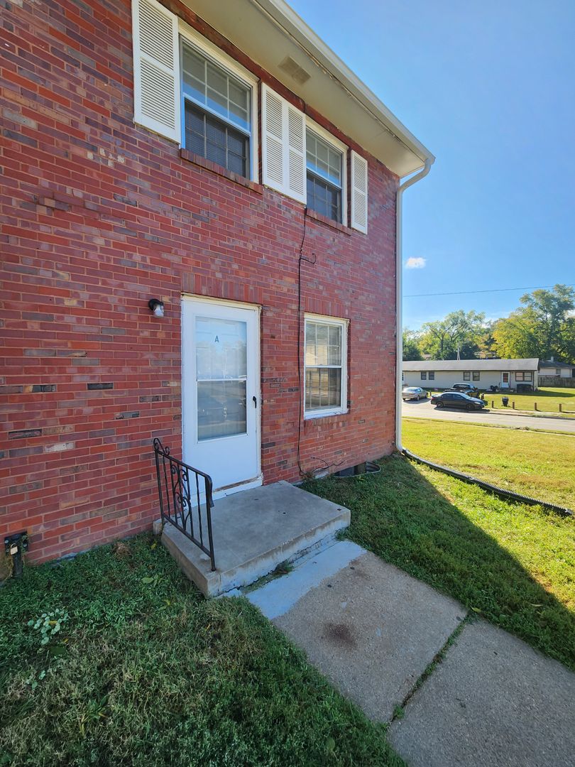 Omaha Apartment: 4470 Redman Ave